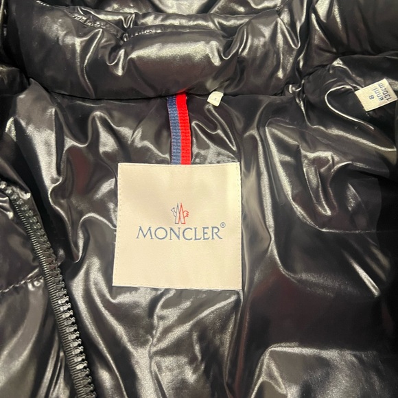 Moncler unisex jacket.  Slightly worn.  Excellent condition - Picture 4 of 6